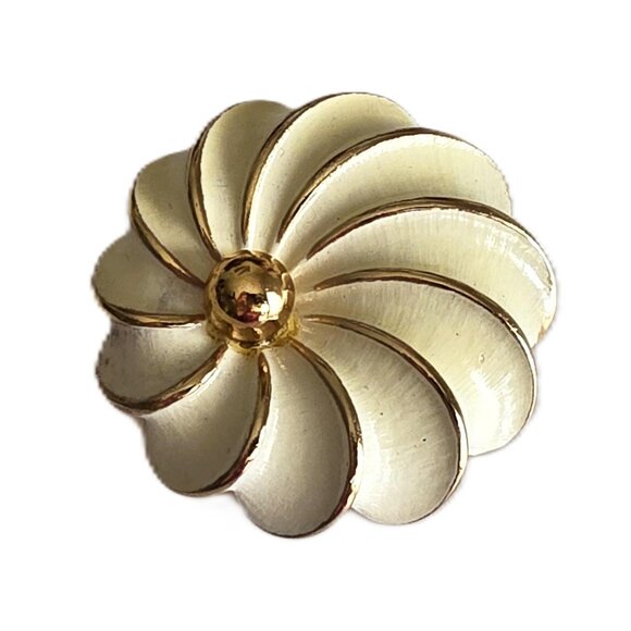 Vintage Enamel Gold Plated Flower Brooch - Picture 1 of 7